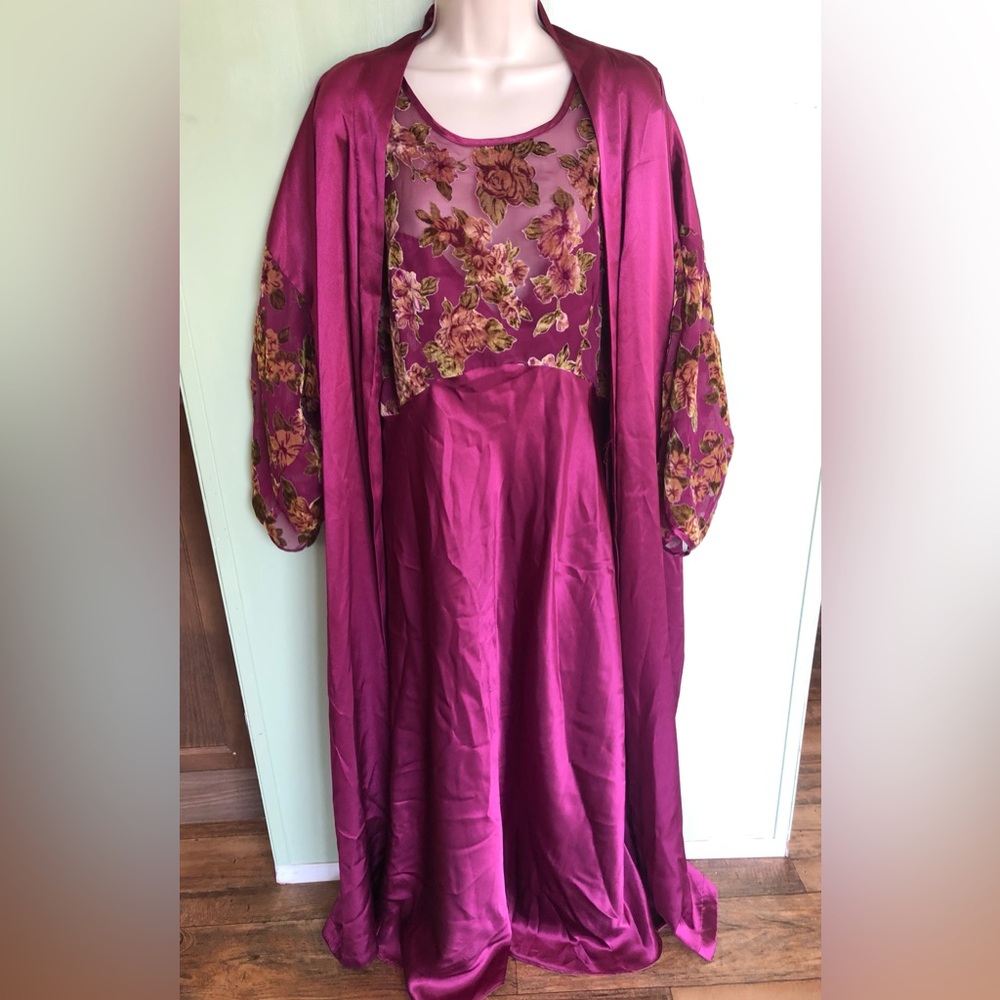 Private Luxuries Vintage Nightgown And Robe Purple Floral Lace Lingerie